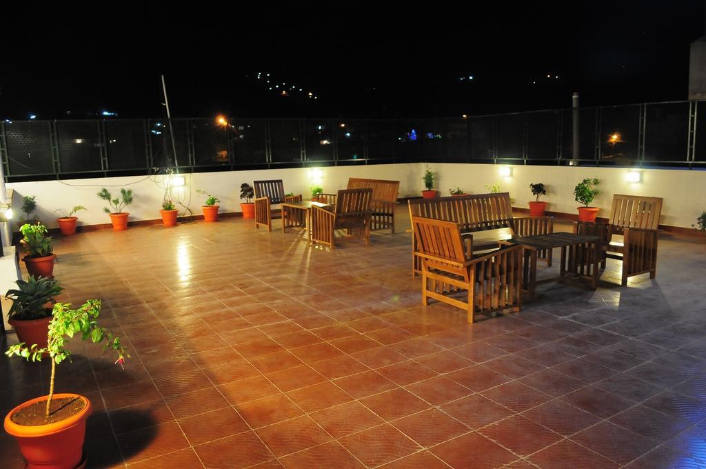 Hotel Garden Manor à Ooty Extérieur photo